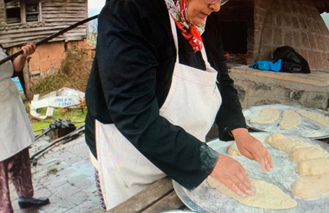 ResiRest - Únete a una familia local para comer en su mesa en Capadocia - Foto 4